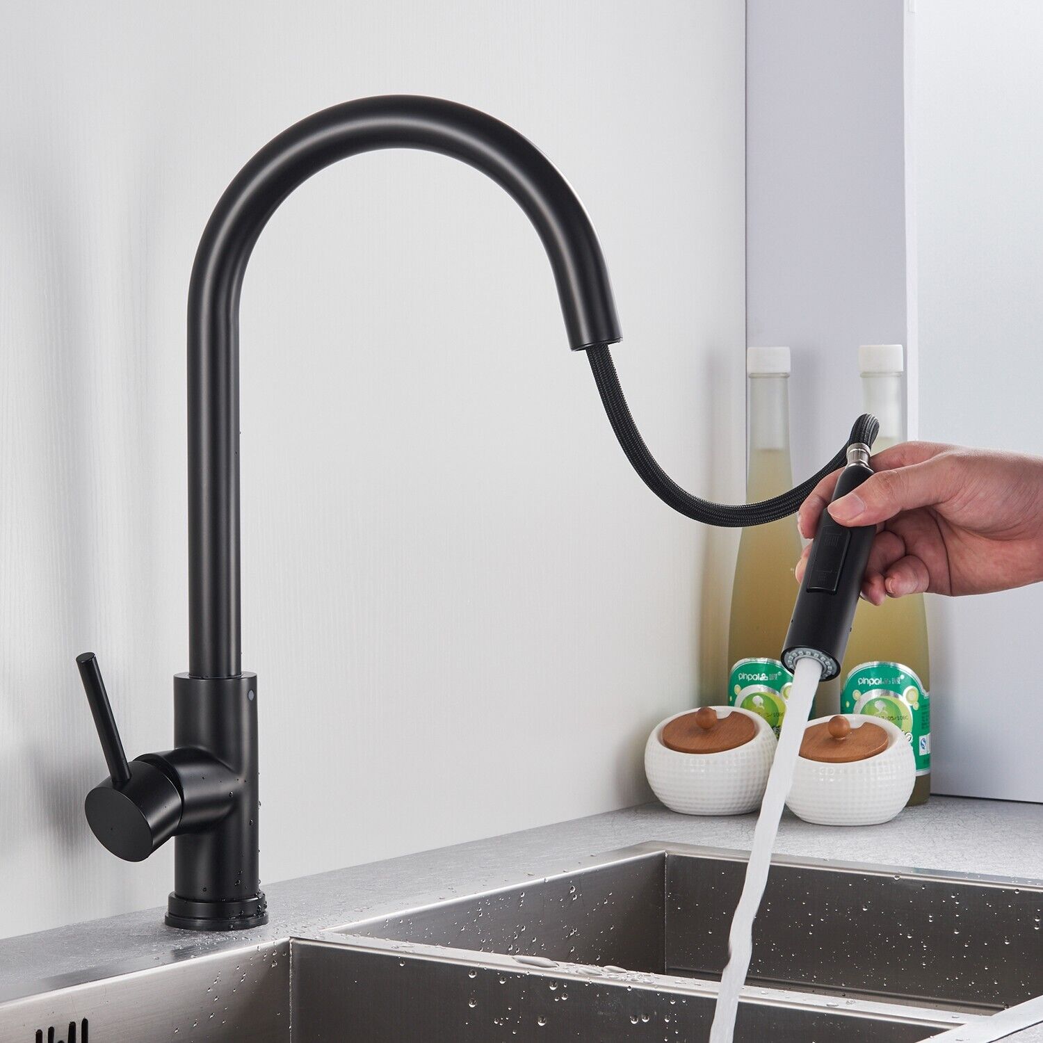 Black faucet for kitchen with pull-out mode