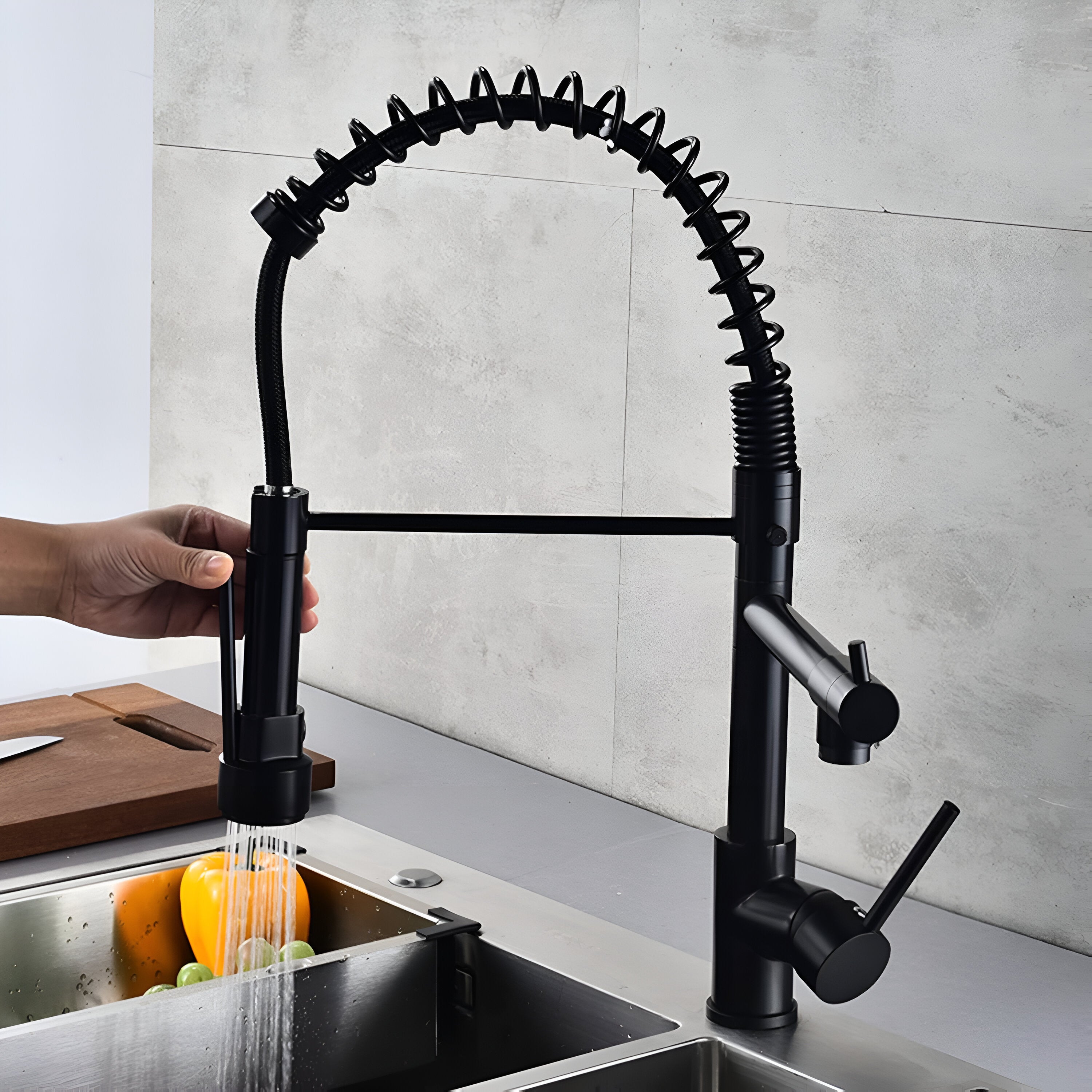 Pull-Down_Kitchen_Faucet_In_Black_Color