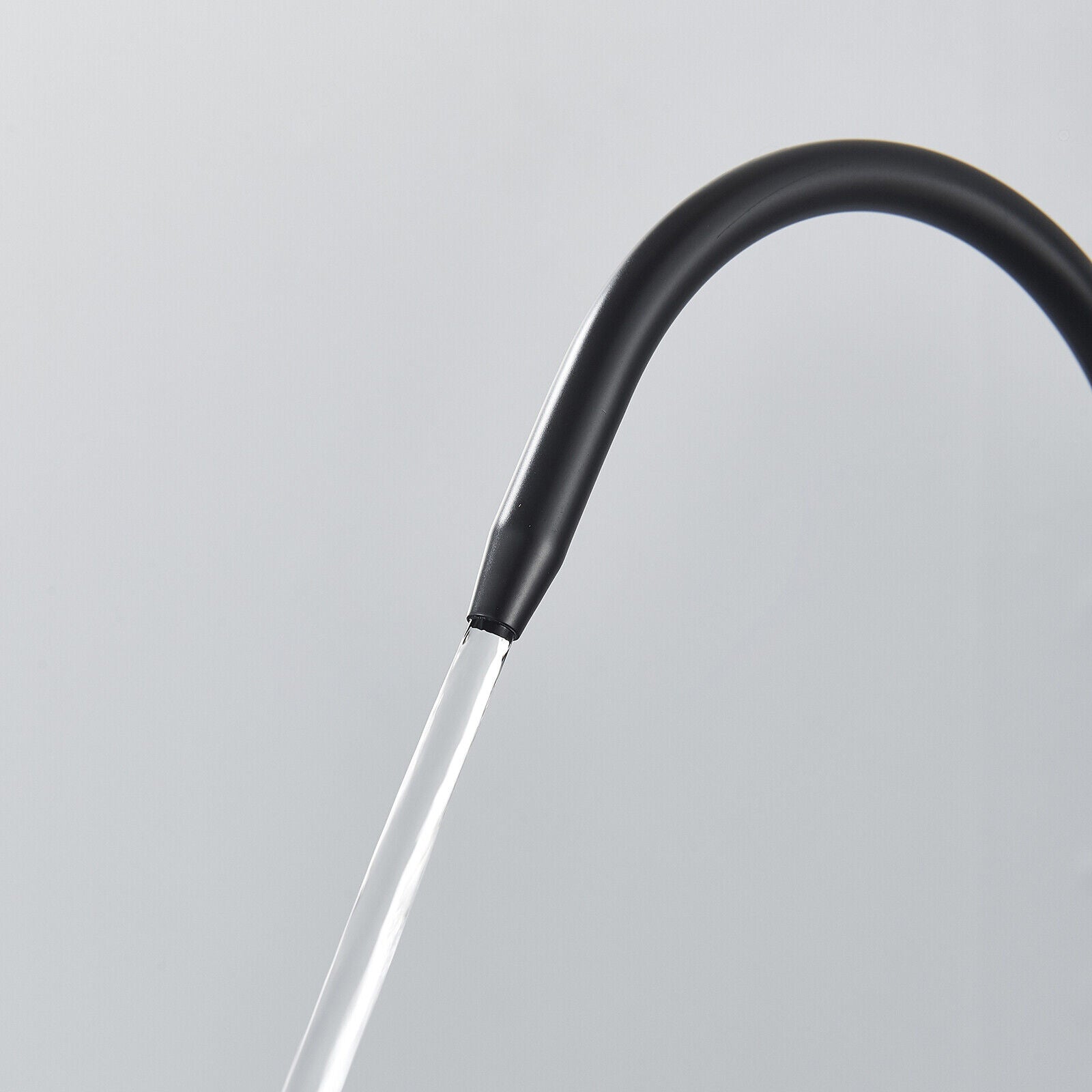 A separate tap pours filtered water